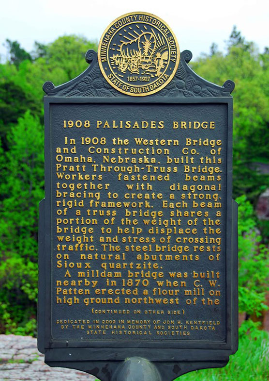 Palisades-Bridge-Sign
