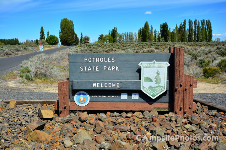 Potholes State Park Sign