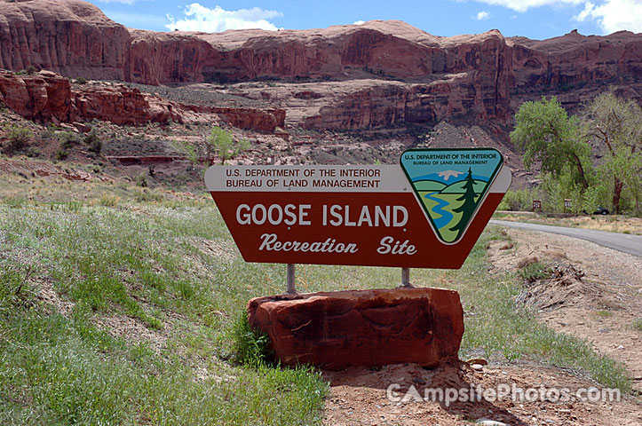 Goose Island Sign