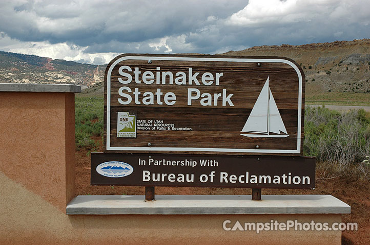 Steinaker Sign