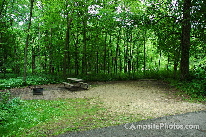 Forestville-Mystery Cave Main Campground 004