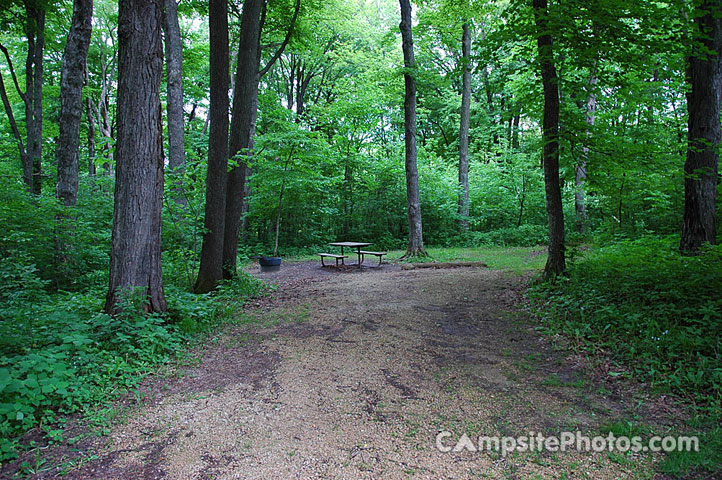 Forestville-Mystery Cave Main Campground 038