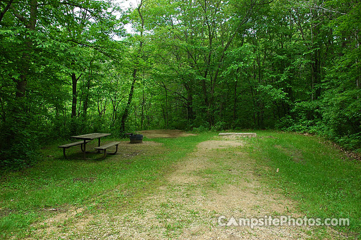 Forestville-Mystery Cave Main Campground 046