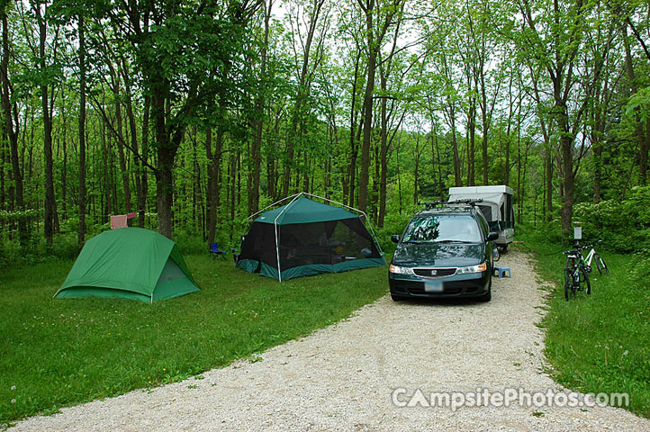 Forestville-Mystery Cave Main Campground 059