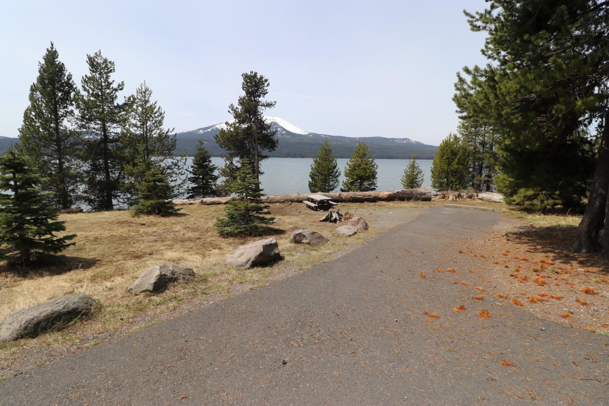 Awesome Campgrounds in the Pacific Northwest and Northern California-Diamond Lake_M011